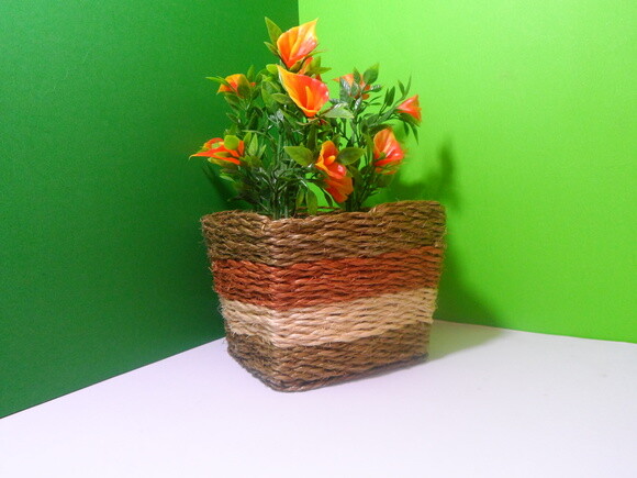 Arranjo Floral em Vaso de Sisal