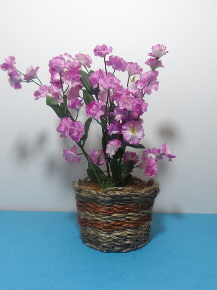 Arranjo Floral em Vaso de Sisal