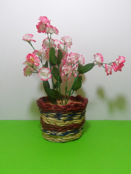 Arranjo Floral em Vaso de Sisal