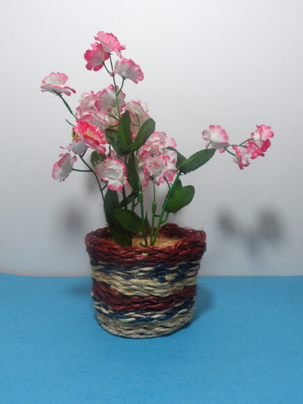 Arranjo Floral em Vaso de Sisal