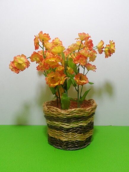 Arranjo Floral em Vaso de Sisal