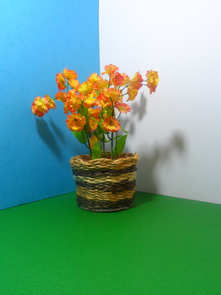 Arranjo Floral em Vaso de Sisal