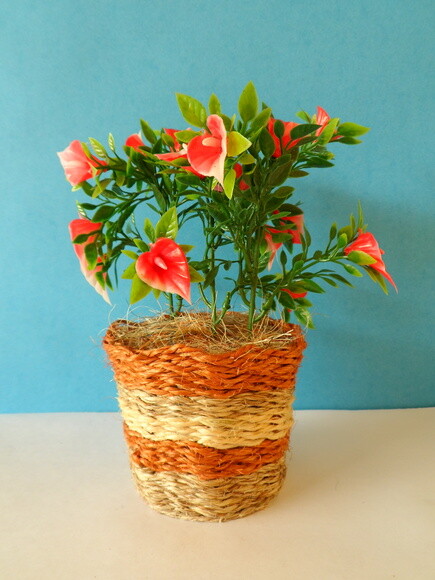 Arranjo Floral em Vaso de Sisal