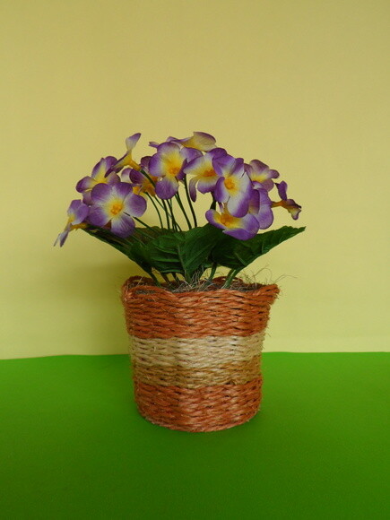 Arranjo Floral em Vaso de Sisal