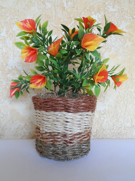 Arranjo Floral em Vaso de Sisal