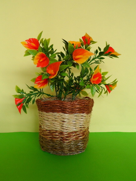 Arranjo Floral em Vaso de Sisal