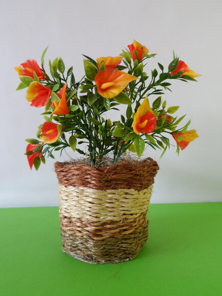 Arranjo Floral em Vaso de Sisal