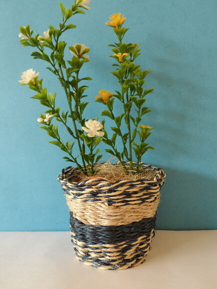 Arranjo Floral em Vaso de Sisal