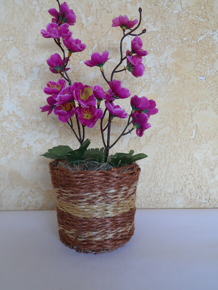 Arranjo Floral em Vaso de Sisal