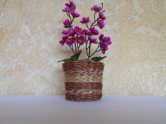 Arranjo Floral em Vaso de Sisal