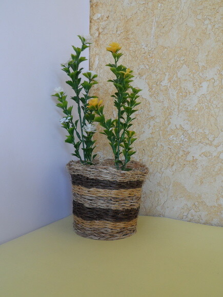 Arranjo Floral em Vaso de Sisal