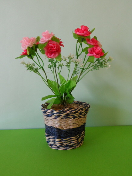 Arranjo Floral em Vaso de Sisal