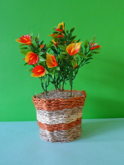 Arranjo Floral em Vaso de Sisal