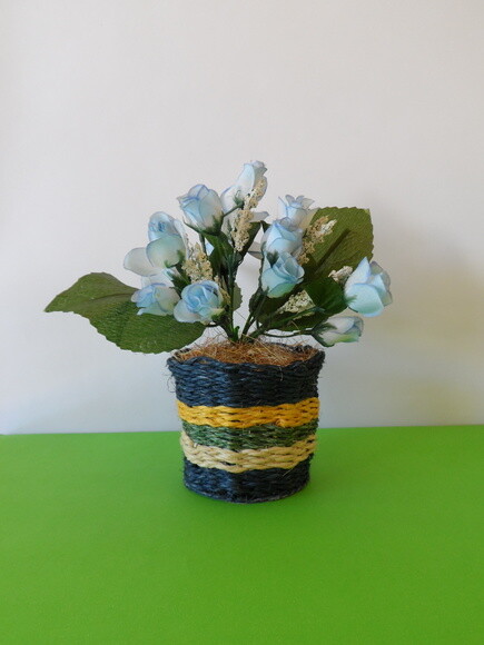 Arranjo Floral em Vaso de Sisal