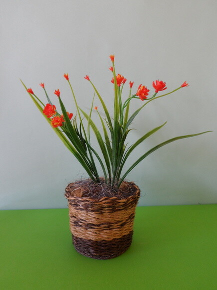 Arranjo Floral em Vaso de Sisal