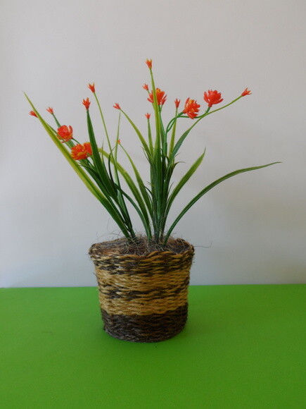 Arranjo Floral em Vaso de Sisal