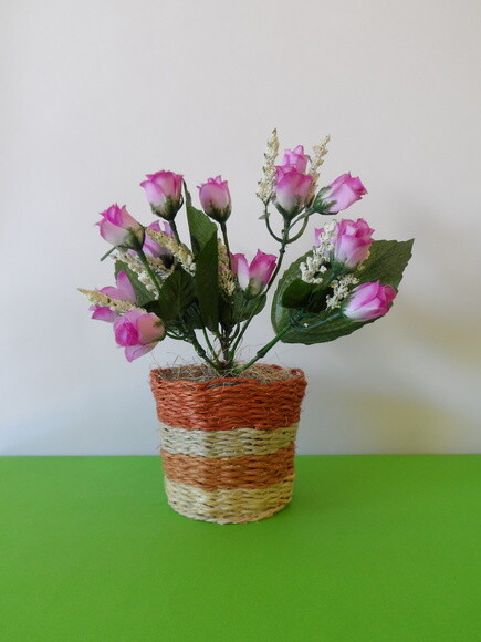 Arranjo Floral em Vaso de Sisal