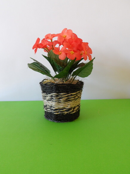 Arranjo Floral em Vaso de Sisal