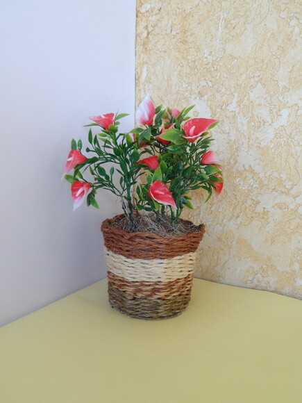 Arranjo Floral em Vaso de Sisal