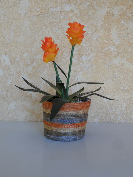 Arranjo Floral em Vaso de Sisal