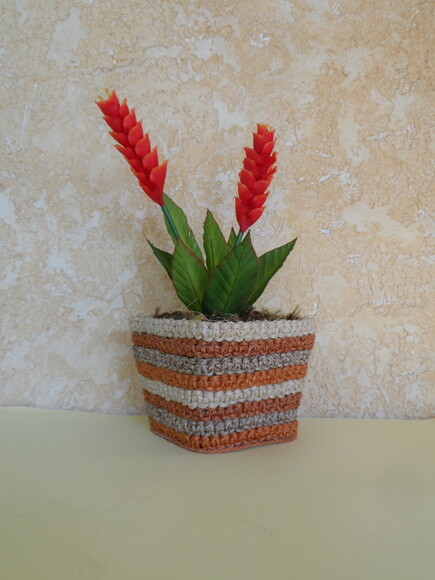 Arranjo Floral em Vaso de Sisal