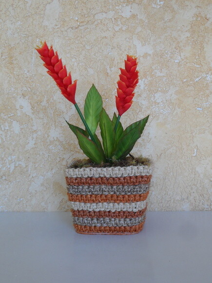 Arranjo Floral em Vaso de Sisal