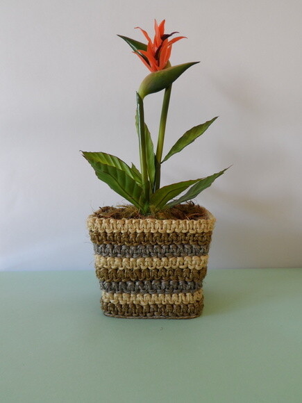 Arranjo Floral em Vaso de Sisal