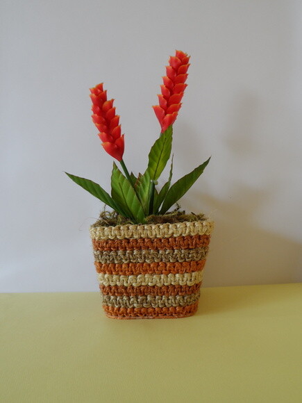 Arranjo Floral em Vaso de Sisal