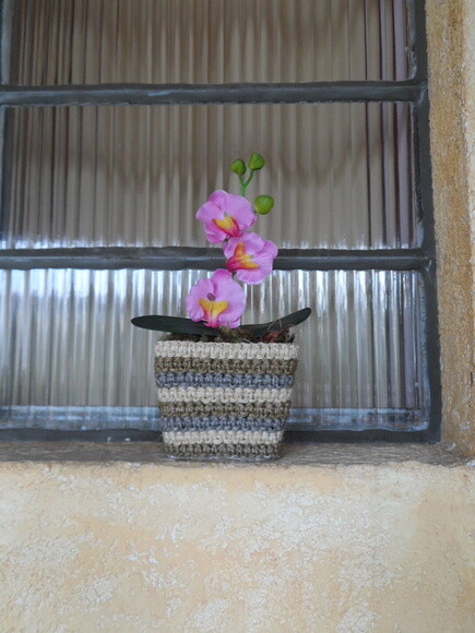 Arranjo Floral em Vaso de Sisal