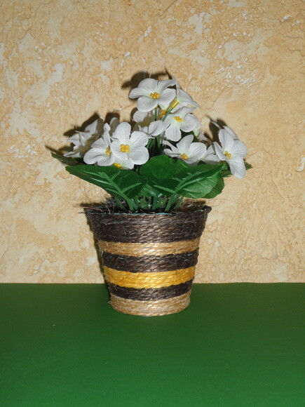 Arranjo Floral em Vaso de Sisal
