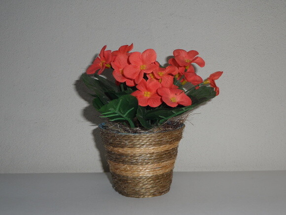Arranjo Floral em Vaso de Sisal