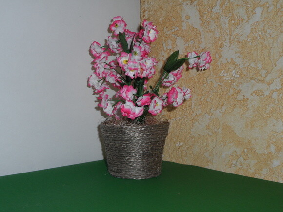 Arranjo Floral em Vaso de Sisal