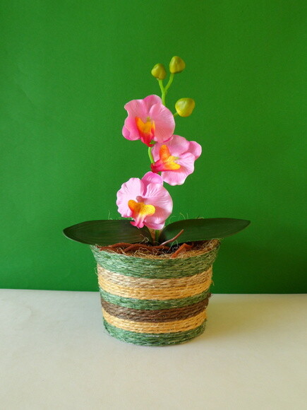Arranjo Floral em Vaso de Sisal