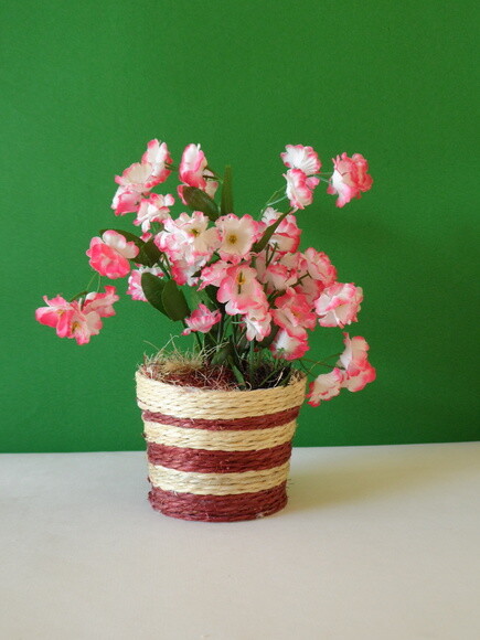 Arranjo Floral em Vaso de Sisal