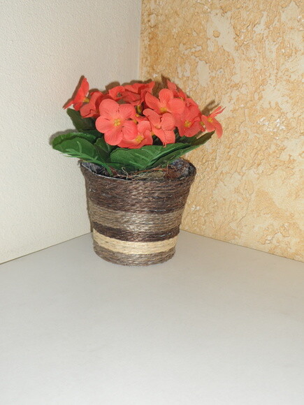 Arranjo Floral em Vaso de Sisal
