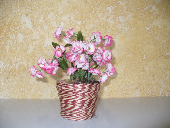 Arranjo Floral em Vaso de Sisal