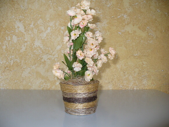 Arranjo Floral em Vaso de Sisal