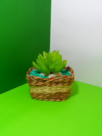 Arranjo Floral em Floreira de Sisal
