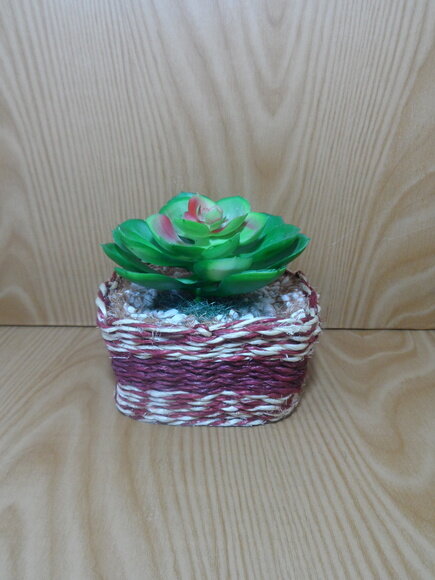 Arranjo Floral em Floreira de Sisal