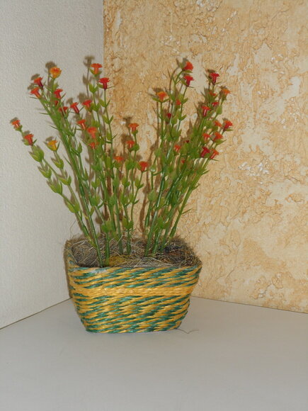 Arranjo Floral em Floreira de Sisal