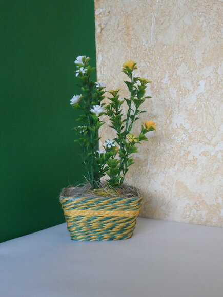 Arranjo Floral em Floreira de Sisal