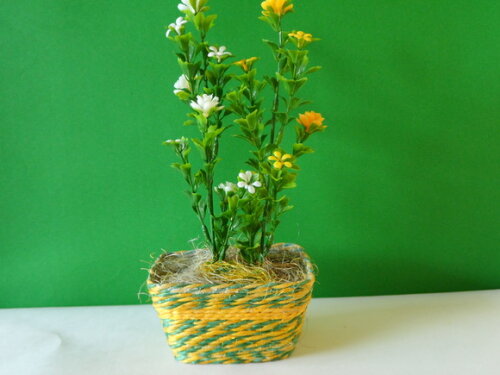 Arranjo Floral em Floreira de Sisal