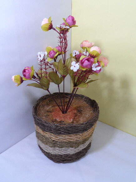 Arranjo Floral em Vaso de Sisal