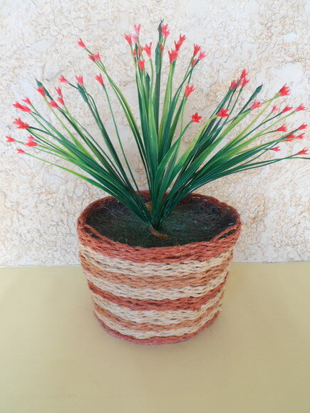 Arranjo Floral em Vaso de Sisal