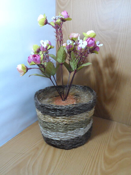 Arranjo Floral em Vaso de Sisal