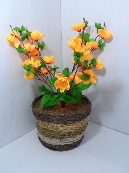 Arranjo Floral em Vaso de Sisal