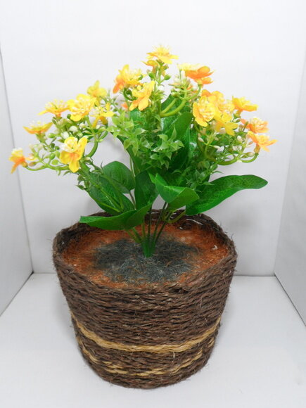 Arranjo Floral em Vaso de Sisal
