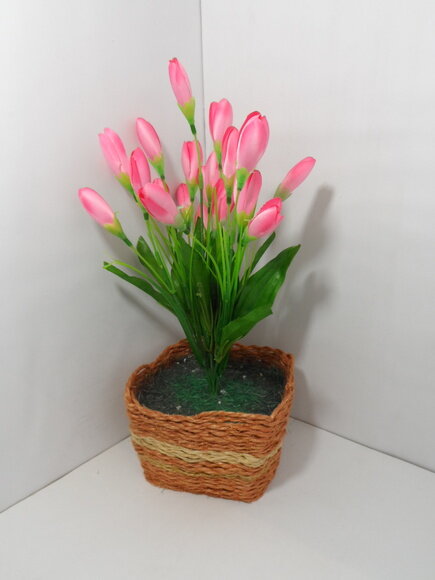 Arranjo Floral em Vaso de Sisal