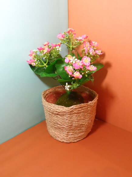 Arranjo Floral em Vaso de Sisal