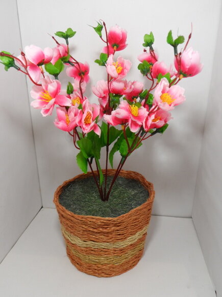 Arranjo Floral em Vaso de Sisal